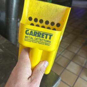 Garrett 1606100 Durable Rugged Plastic Metal Detector Sand Scoop Beach Surf Detecting