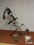 Hoyt Pro Defiant Compound Bow Camo Right Hand Hunting W/ Accessories. Fixed Price $700.00.